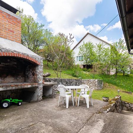 Apartments With A Parking Space Slunj, Plitvice - 18152 Buitenkant foto