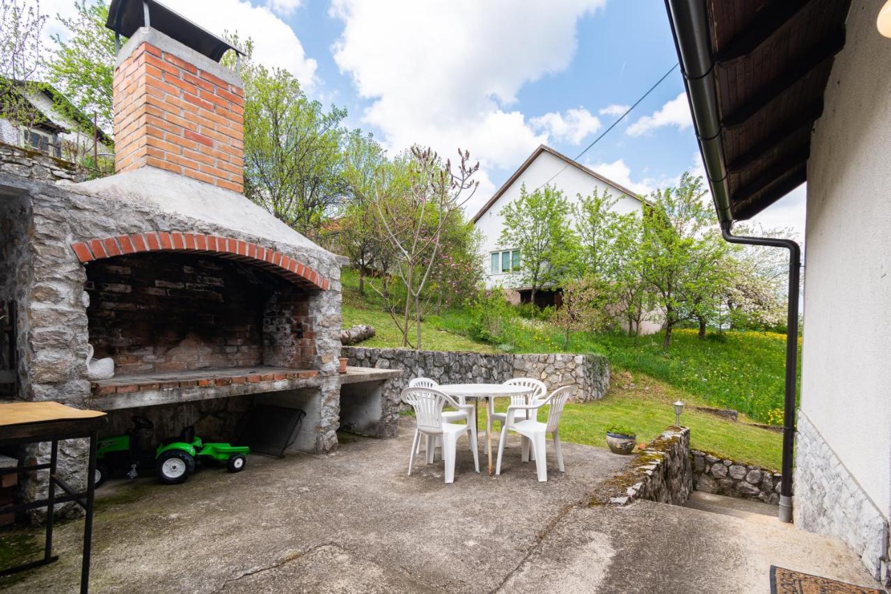 Apartments With A Parking Space Slunj, Plitvice - 18152 Buitenkant foto