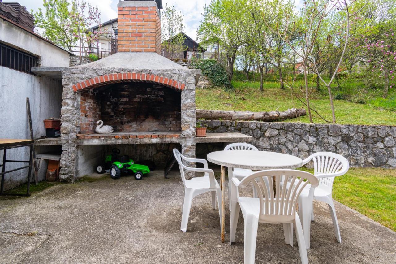 Apartments With A Parking Space Slunj, Plitvice - 18152 Buitenkant foto